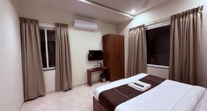 HOTEL MIDTOWN Room Type - PREMIUM SUITE