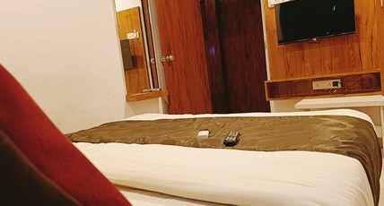Hotel Maan Palace Room Type - Deluxe Double Non Ac Room