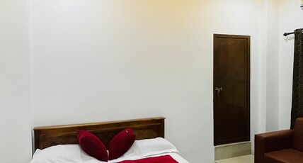 Pravasi Tower Room Type - AC FAMILY DELUXE ROOM