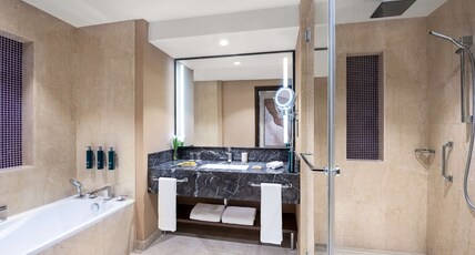 Hilton Al Khobar King Fahd Causeway Room Type - TWO DBL BDS GUEST RM -VIEW