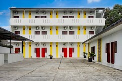 Hotel O near Ring Road City Walks formerly Graha Aisyah