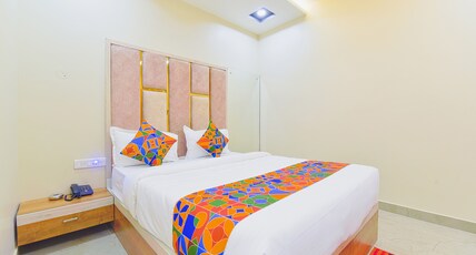 FabHotel Bohra International Room Type - Deluxe Room