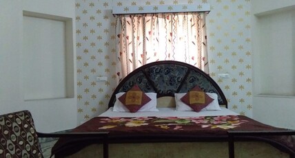 Hotel Ambika Palace Room Type - Classic (2X)