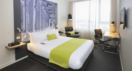 Mercure Melbourne Therry Street Room Type - Studio 1 Queen Bed