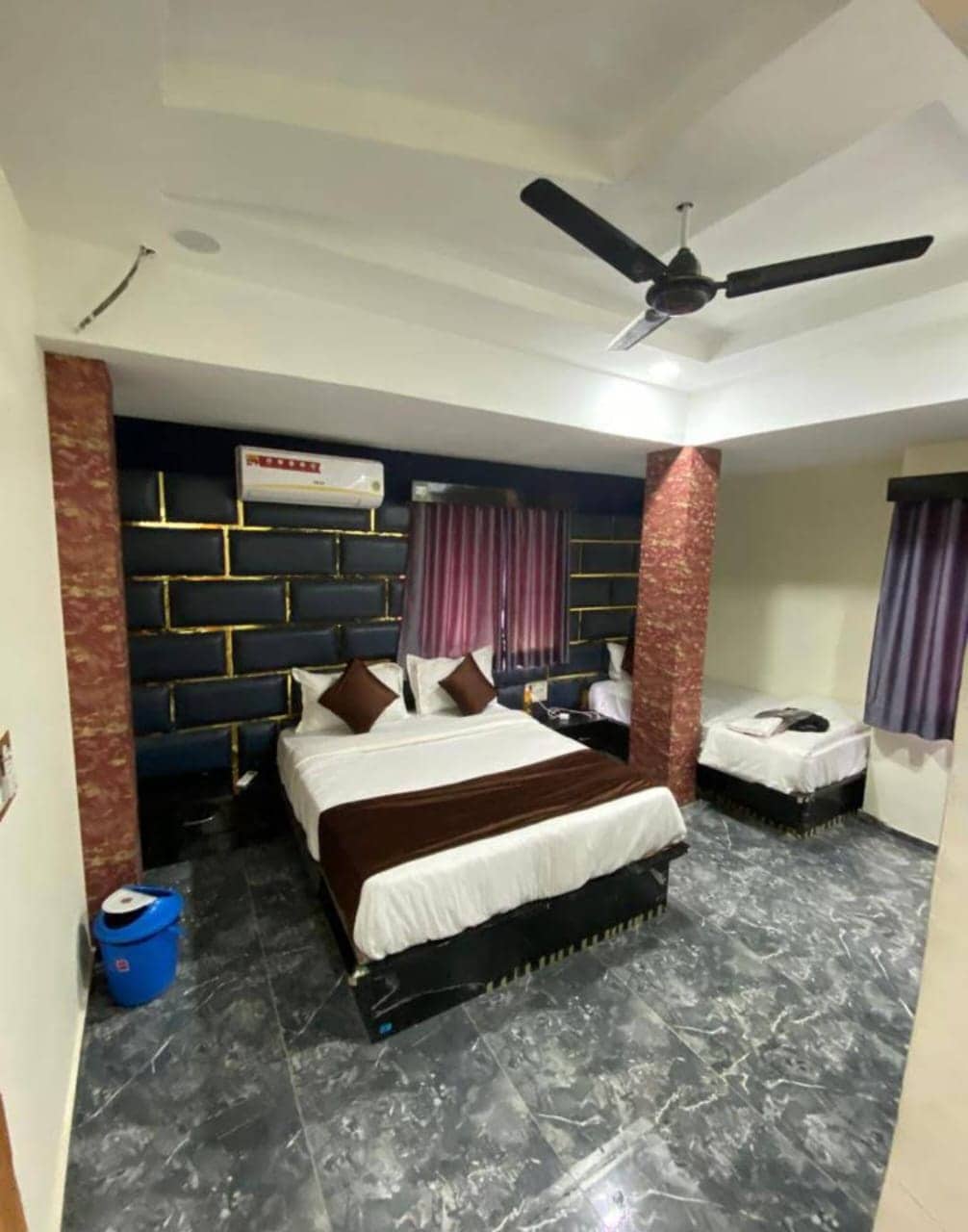 Hotel kings villa - Tap to explore photos