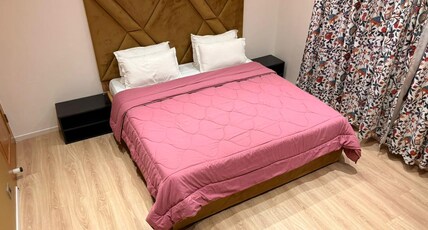 New Zamrood Holiday Home | Dal Lake Room Type - DELUXE ROOM