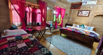 Hotel Oasis Haveli Room Type - Room with Balcony and City View Hotel Oasis Haveli Room Type - Room with Balcony and City View