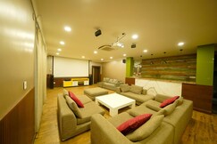 Jal Room-1BR Basement Pool &Jacuzzi By Sundowner