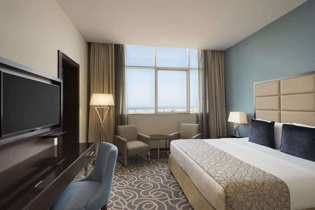 Ramada By Wyndham Abu Dhabi Corniche - Tap to explore photos