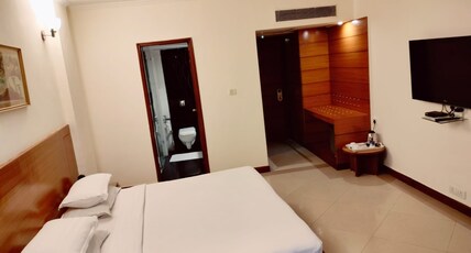 THE RESIDENCY HOTEL Room Type - Deluxe Club Room