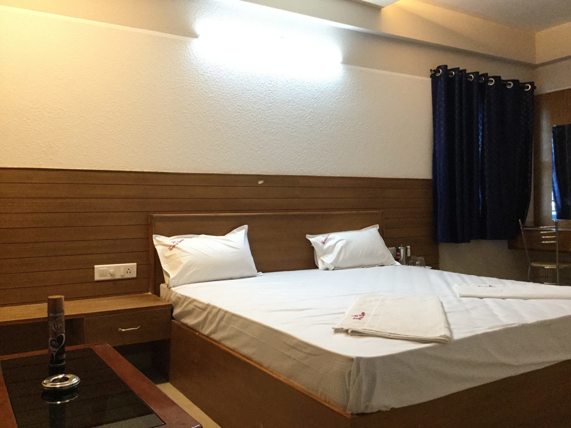 HIGH LIGHT LODGE - Tap to explore photos