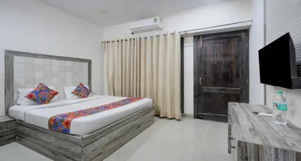 FabHotel AMR Grand Room Type - Deluxe Room