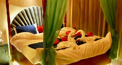 Dyson Villa Room Type - The Jacuzzi Suite Room