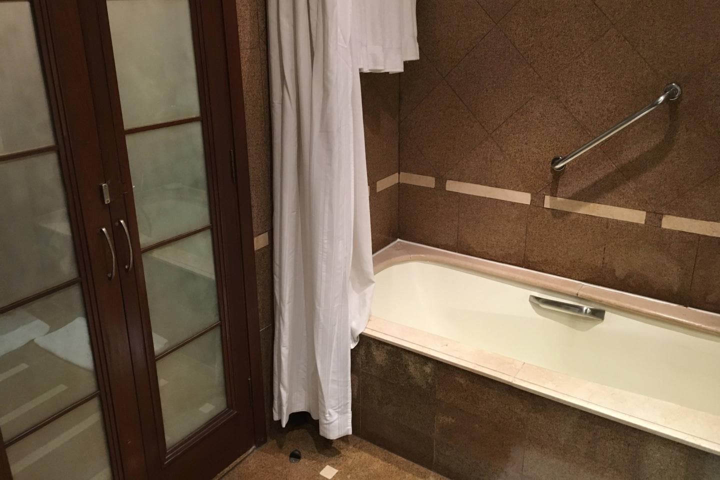 Radisson Blu MBD Hotel Noida - Tap to explore photos