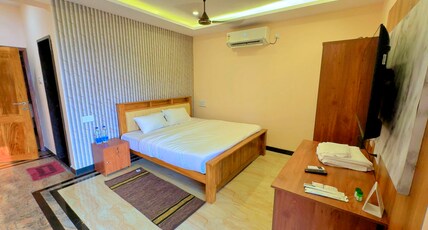 SUNSET SANDS Room Type - King Room with Sea View GF