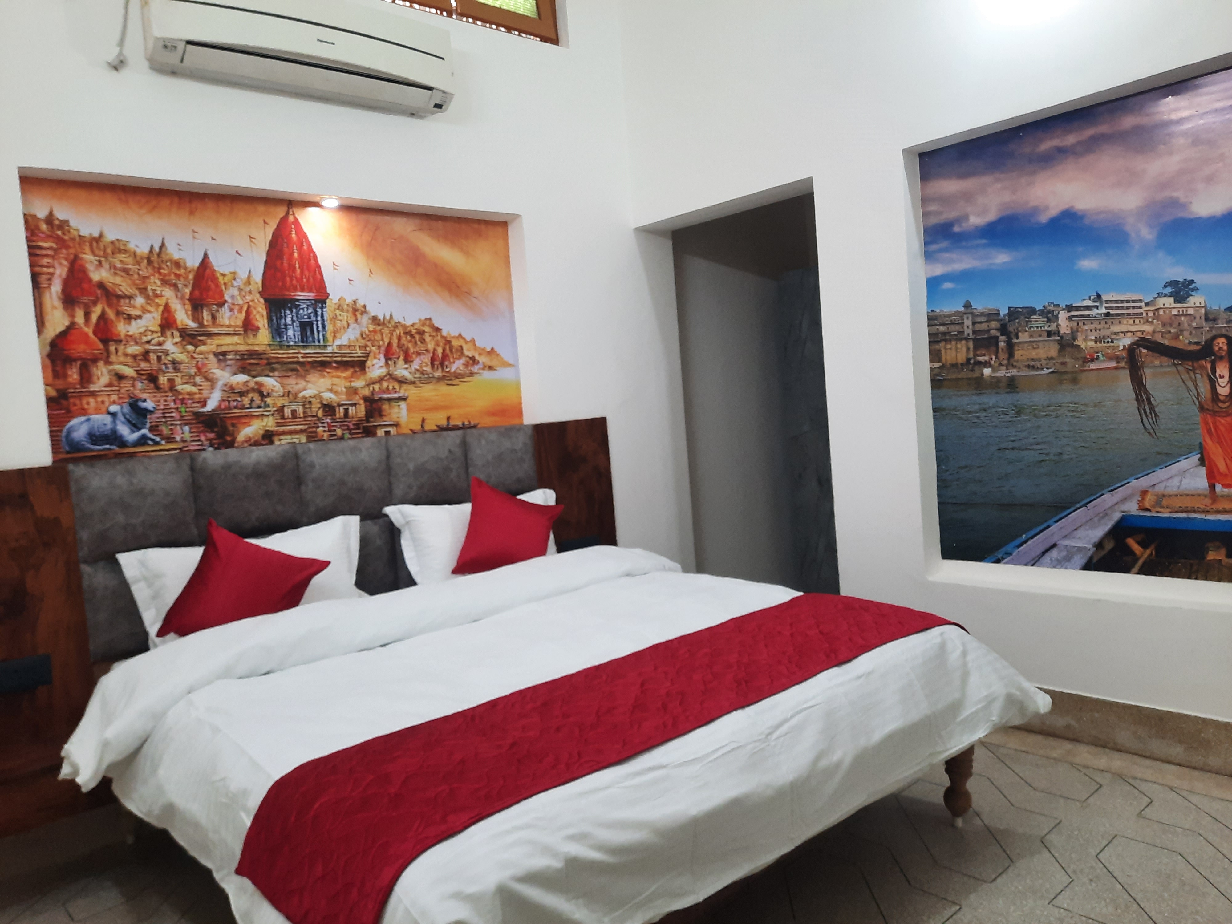 Geetatri Luxury Homestay - Tap to explore photos