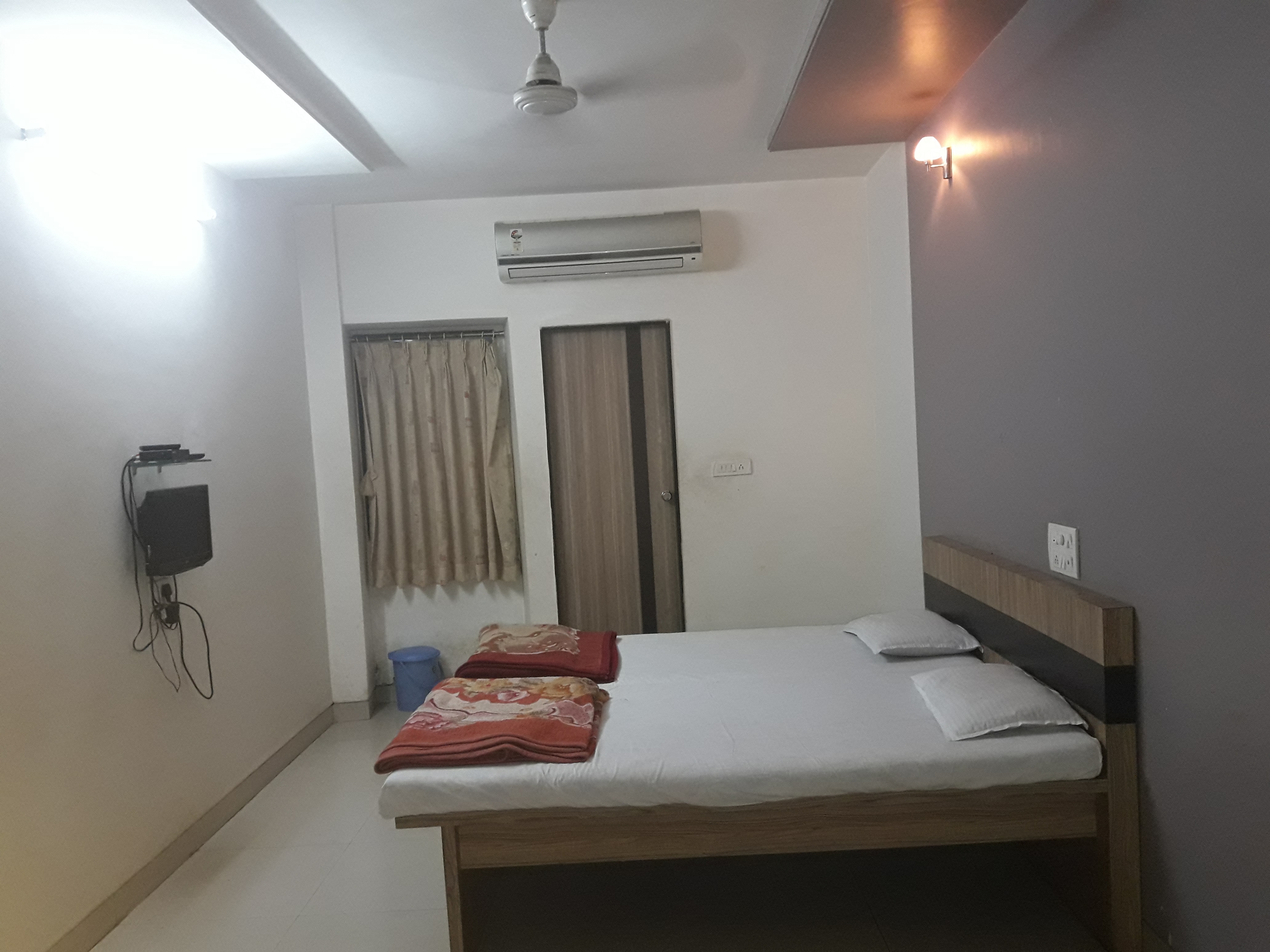 hotel pariwar - Tap to explore photos