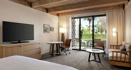 DoubleTree by Hilton Paradise Valley Resort Scottsdale Room Type - 1 KING BED DELUXE ROOM N S