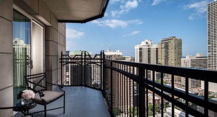 Waldorf Astoria Chicago by Hilton Room Type - TERRACE KING W  FIREPLACE