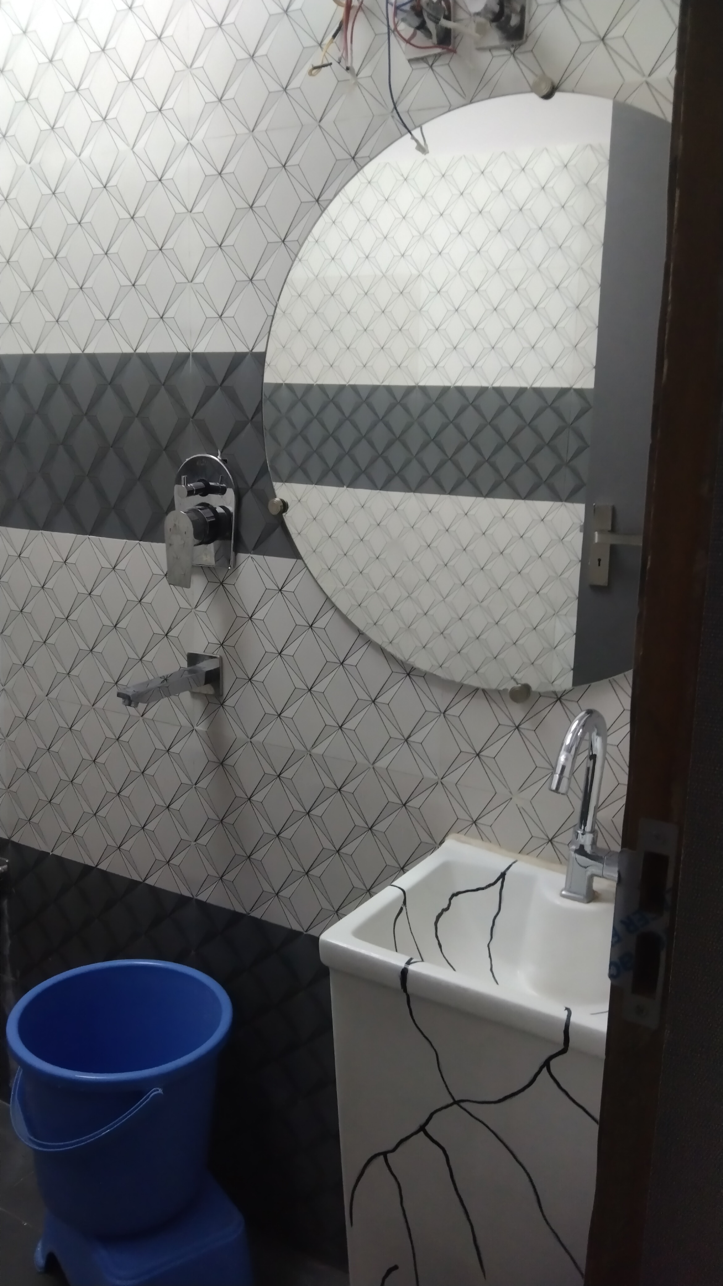 Hotel Dhawan - Tap to explore photos