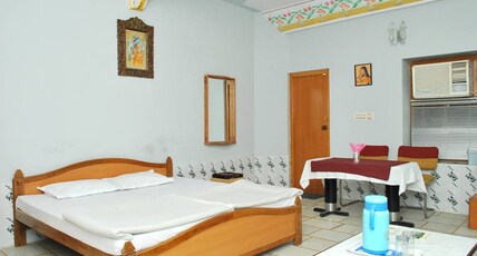 Hotel Babu Heritage Room Type - Deluxe Double Room