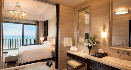 Hilton Haikou Meilan Room Type - ONE BEDROOM DELUXE SUITE