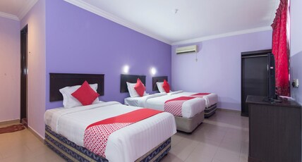 Super OYO 473 Comfort Hotel 2 Room Type - Suite Triple