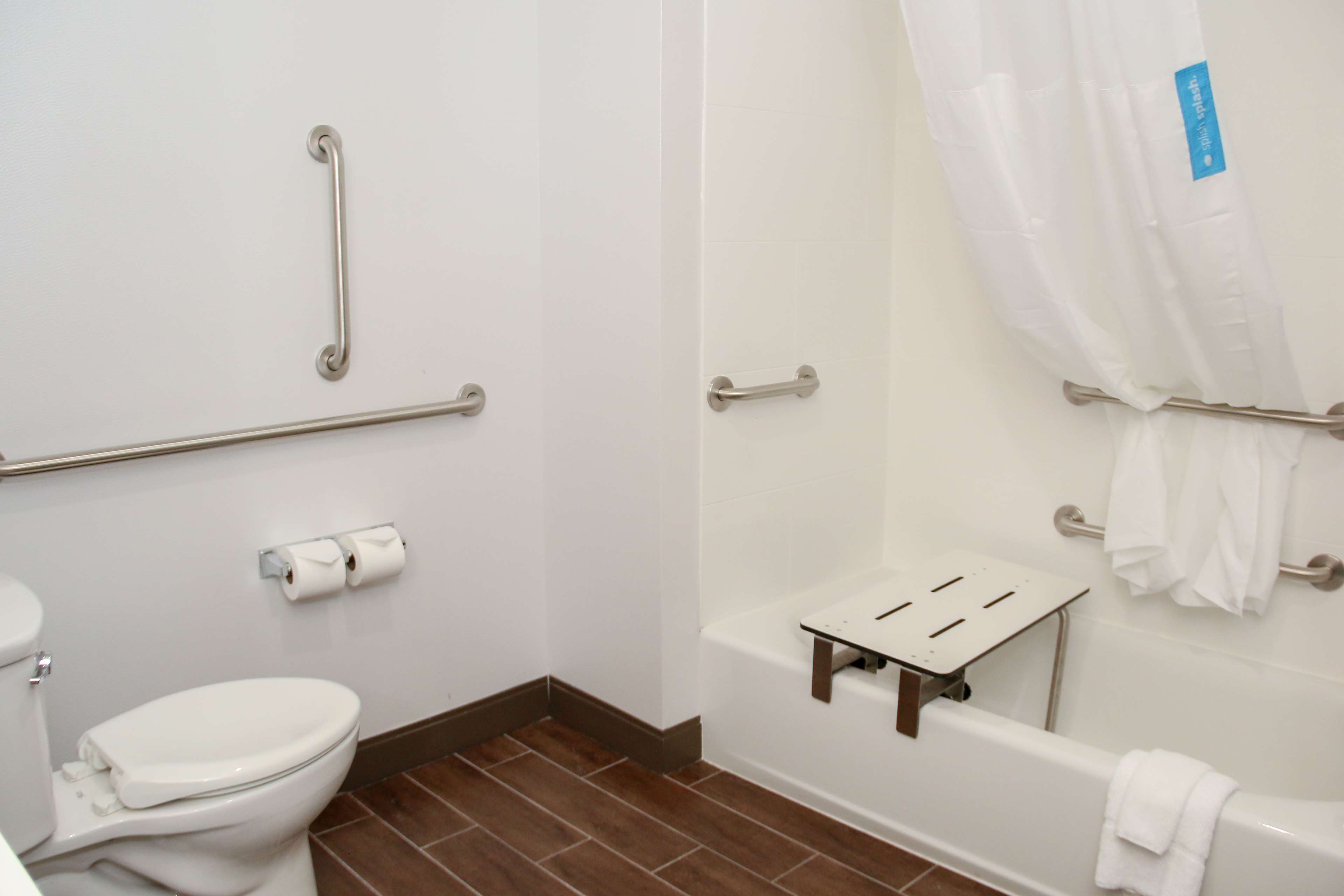 Hampton Inn & Suites Lafayette Medical Center, CO - Tap to explore photos