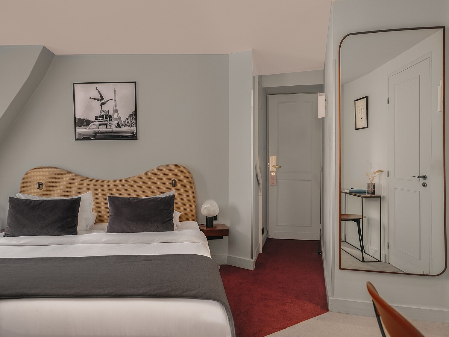 Hotel Belloy Saint Germain - Tap to explore photos