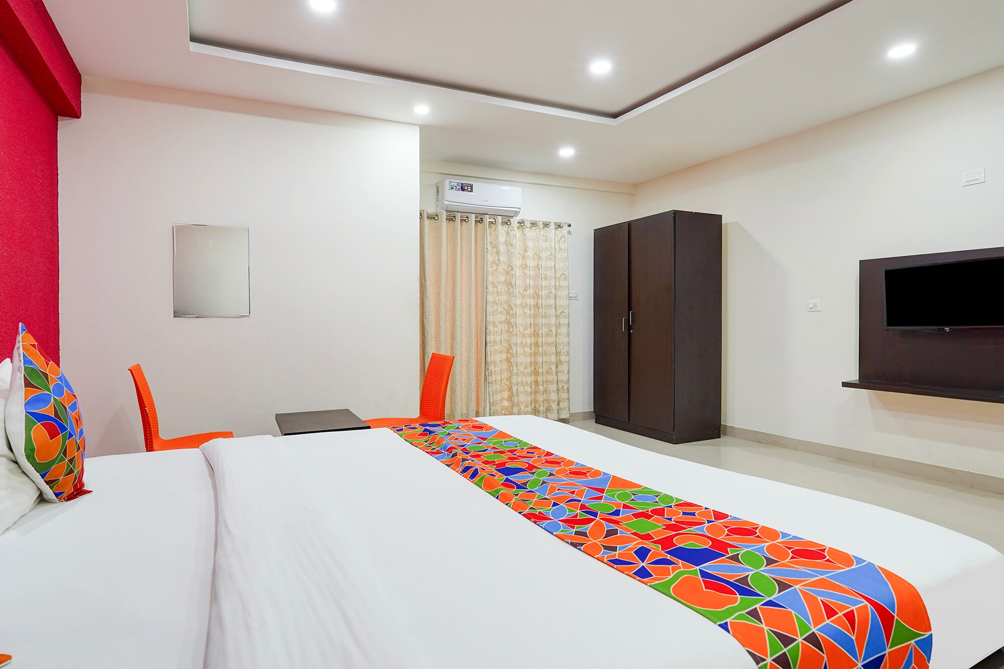 FabHotel Atithi Residency - Nr. Kaikondrahalli Lake - Tap to explore photos
