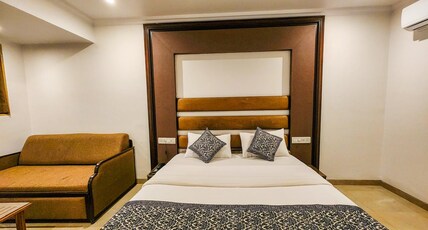 Hotel Lake View Room Type - Premium (Double) with Private Sitout