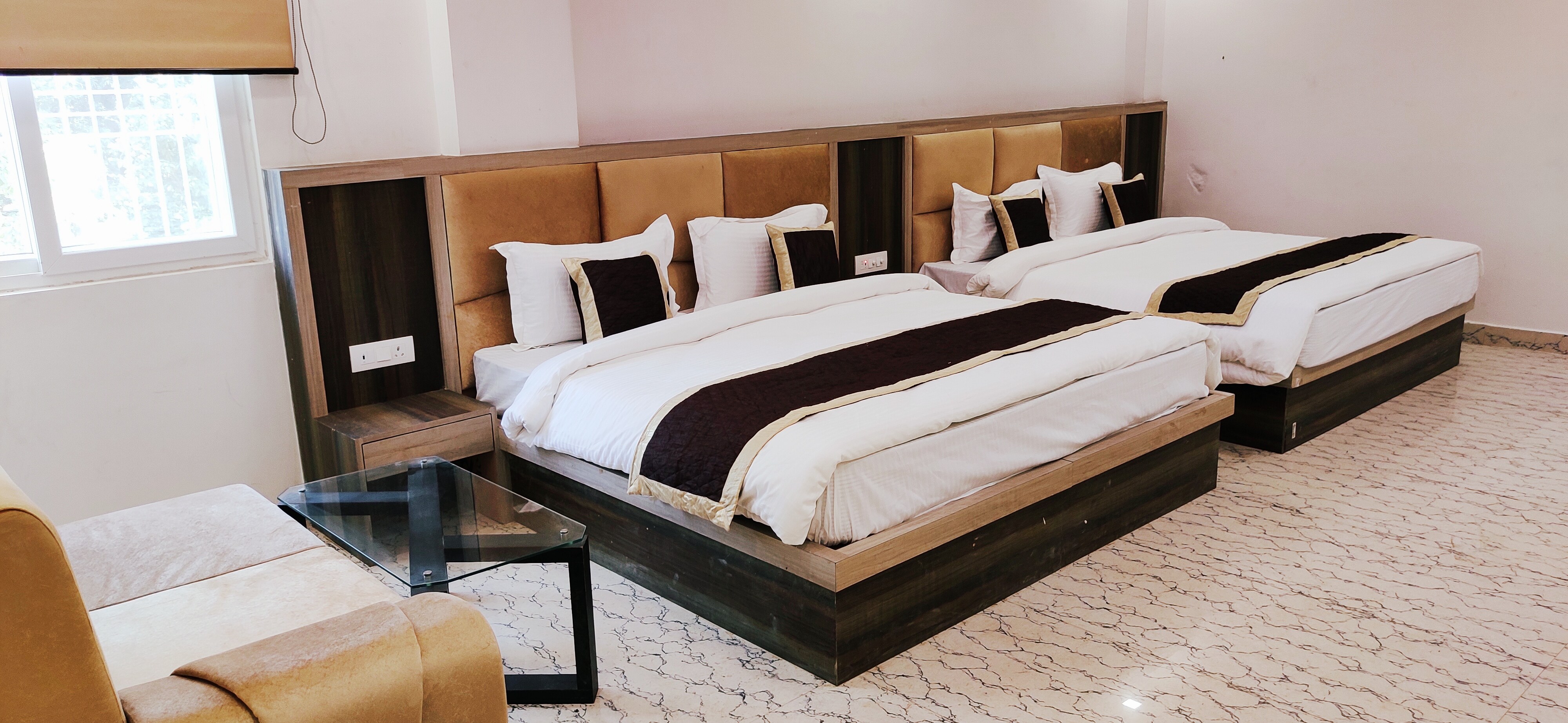 GOLDEN PALMS - Tap to explore photos