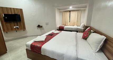 Hotel Paradise Green's Room Type - Master 3 BED AC