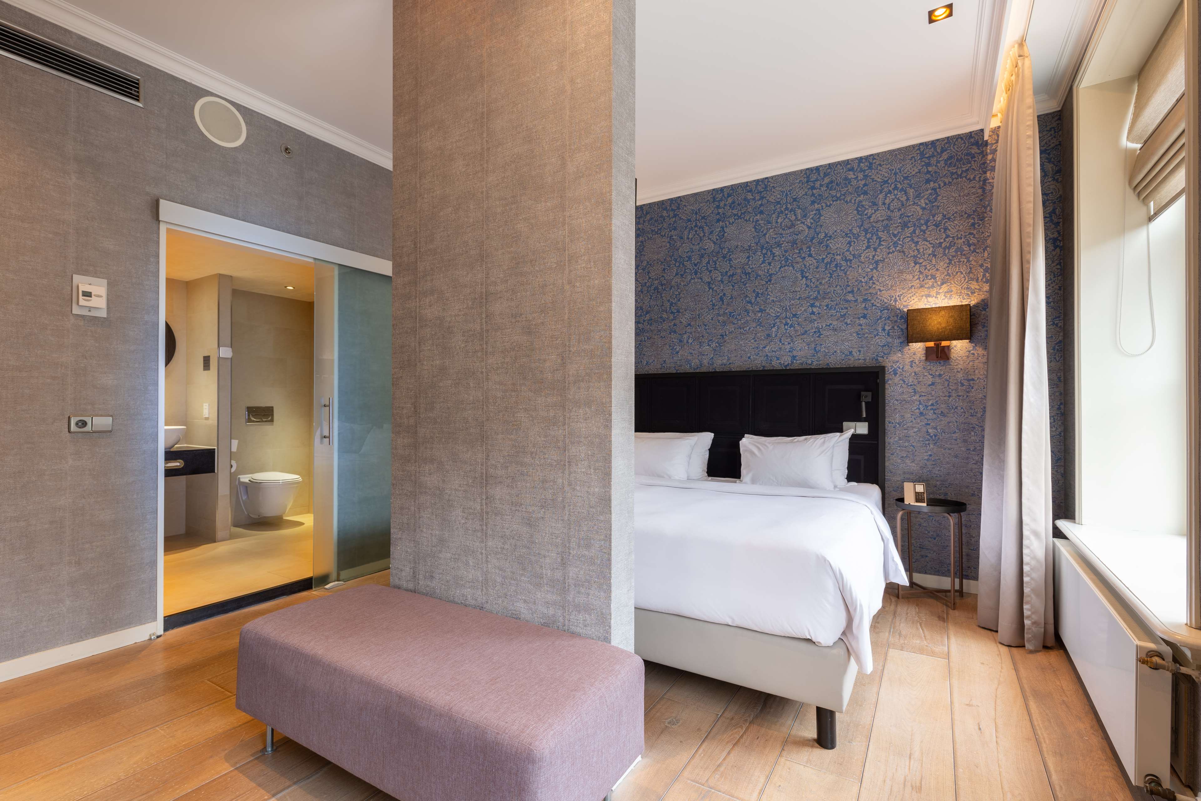 Radisson Blu Hotel, Amsterdam - Tap to explore photos