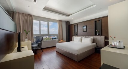 Hotel The Kingsbury Room Type - Deluxe Room