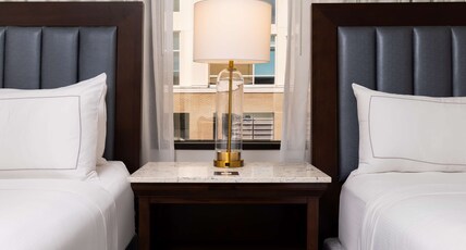 DoubleTree by Hilton Houston Medical Center Hotel & Suites Room Type - 2 BDR STE-KG AND 2QN-KTCHN