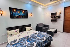 NorthEye Studio 74