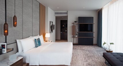 Kimpton Maa-Lai Bangkok, an IHG Hotel Room Type - 1 King Maa-Lai Suite Green Lung View