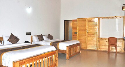 Water View Holiday Retreat | Rooms & Pool Room Type - DELUXE QUAD SHARING