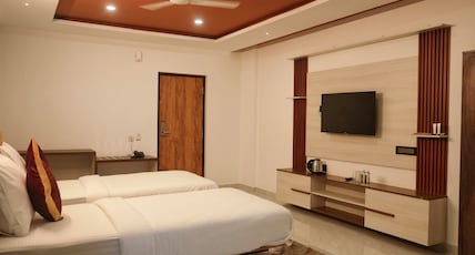 HemaGiri Palace Room Type - Elite Non-AC Luxury Twin Bed