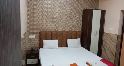 Hotel Royal Inn Room Type - Family AC - Triple Bed
