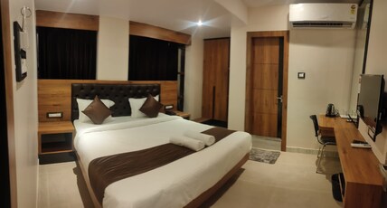 Aditya Inn Room Type - Deluxe Room