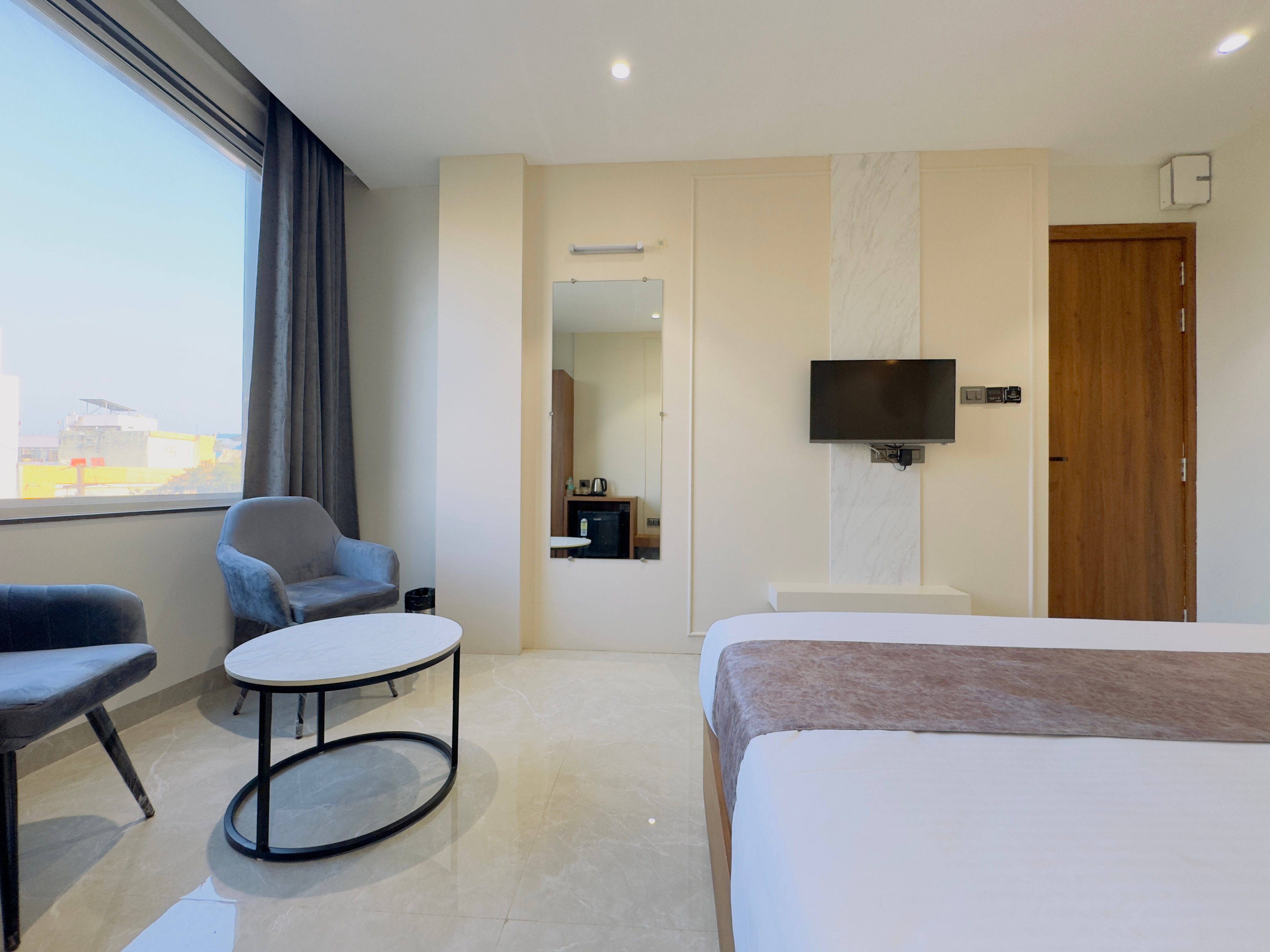 Travinities Hotel Avni Palace - Tap to explore photos