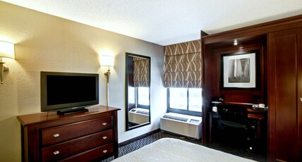 Hampton Inn College Station Room Type - 1 DBL ACC W ROLLIN SHWR NS