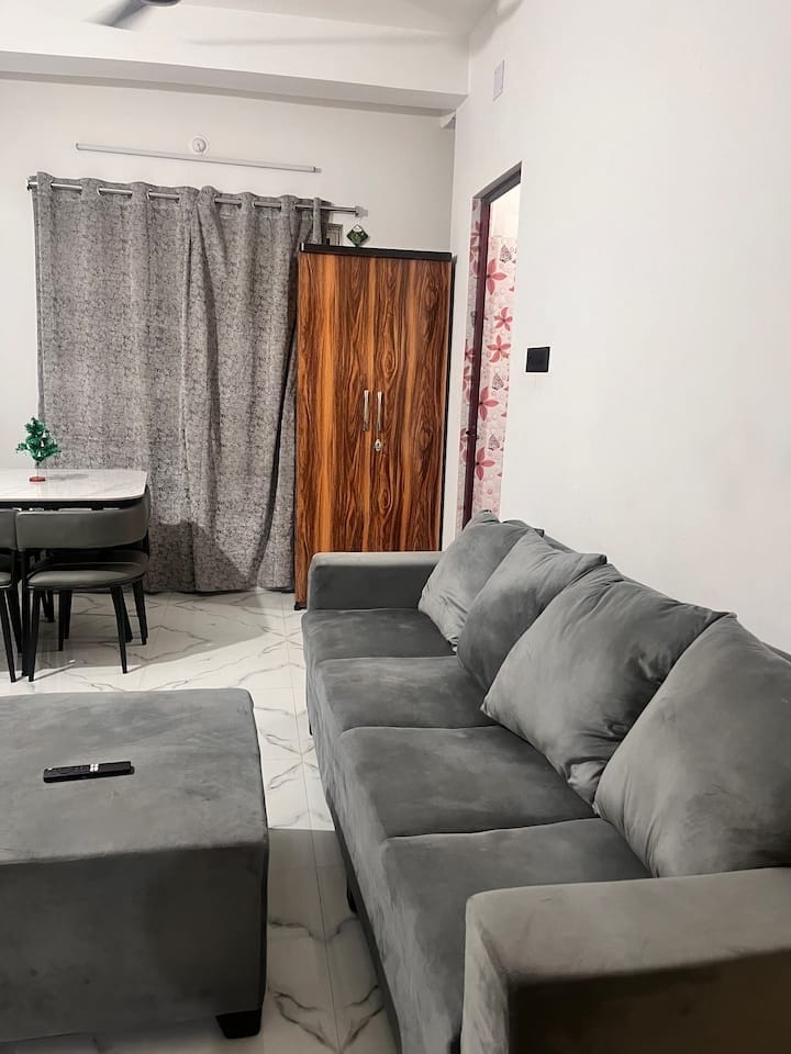 Private Cozy 2bhk AC | Manipal Hospital Mukundapur - Tap to explore photos