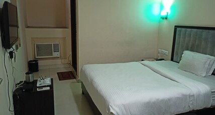 HOTEL JMD INTERNATIONAL Room Type - Deluxe Room