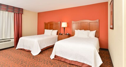 Hampton Inn by Hilton OTTUMWA Room Type - 2QN MOB HEARING ACC TUB NS