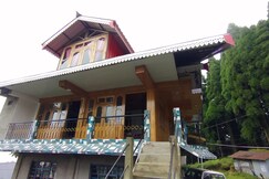GIRI PINE HOMESTAY.