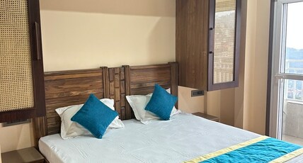 Shanaya Stayz Room Type - Bedroom 1