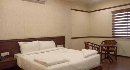 Vaishnava Regency Room Type - Standard AC
